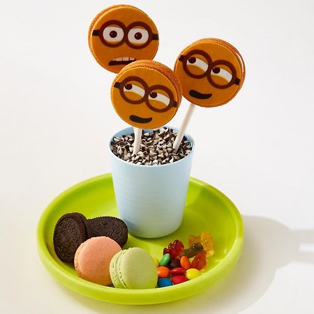 Conrad Bangkok Hotel Exterior foto Minion-themed desserts