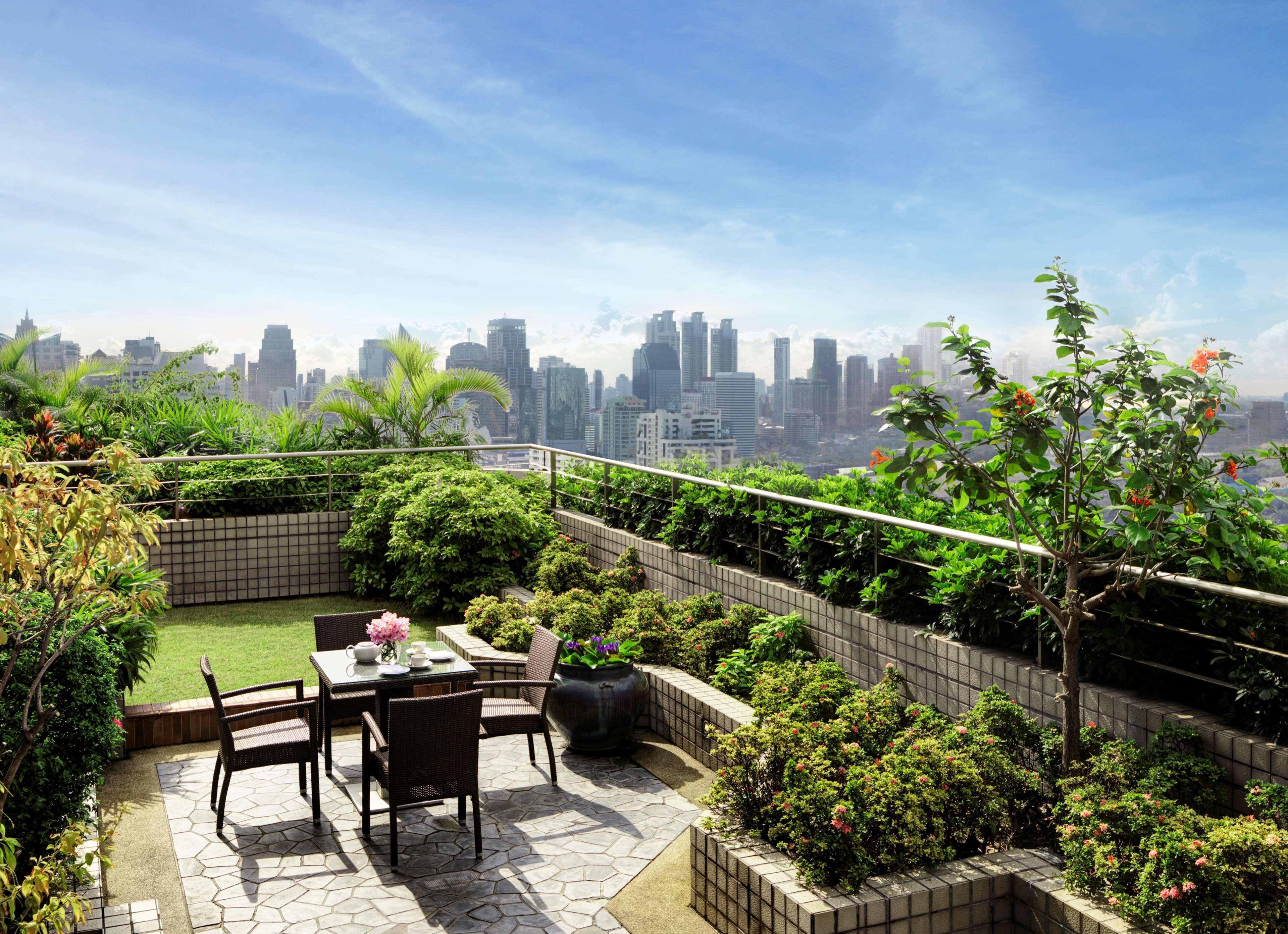Conrad Bangkok Hotel Exterior foto Rooftop garden