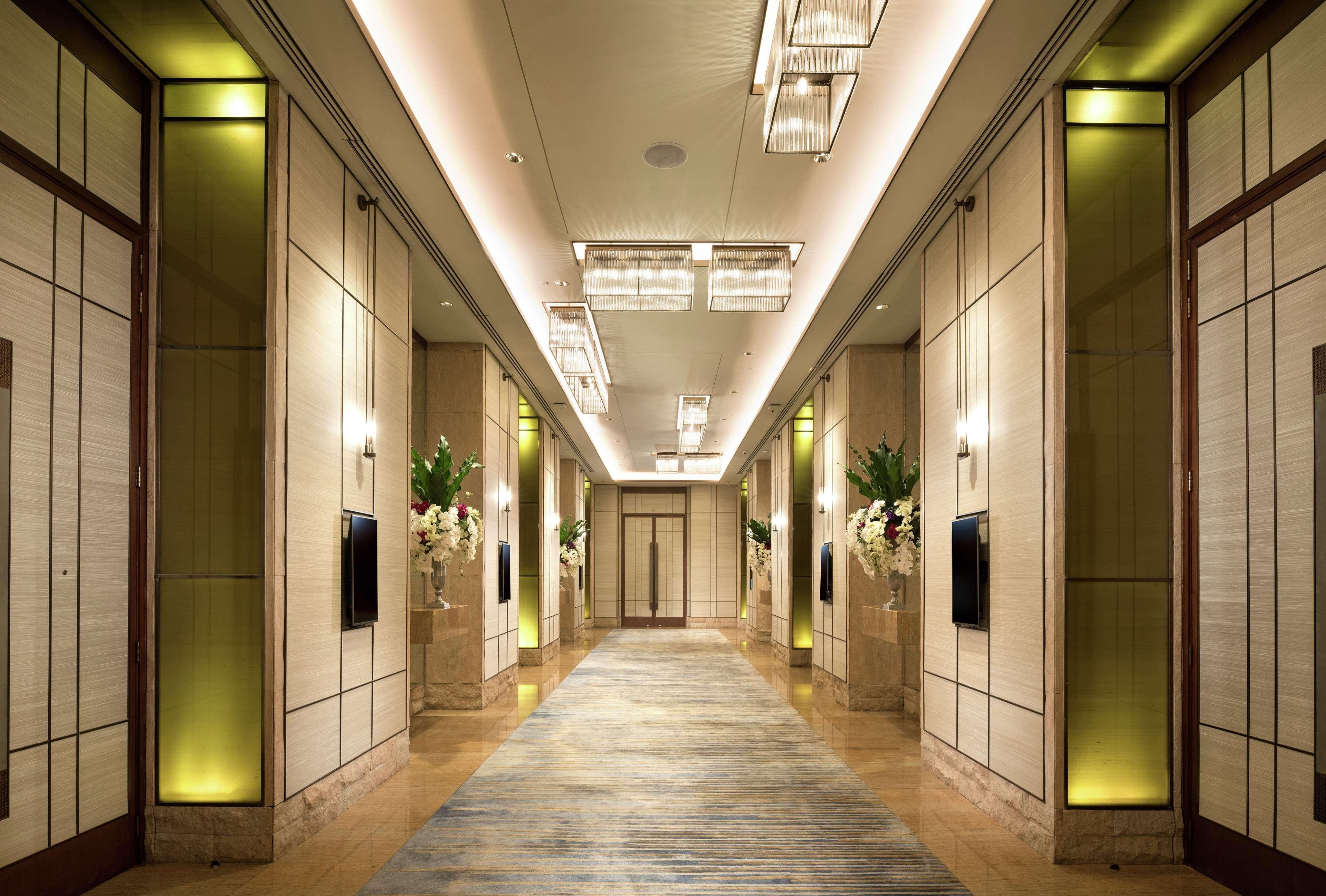 Conrad Bangkok Hotel Exterior foto The interior of the hotel